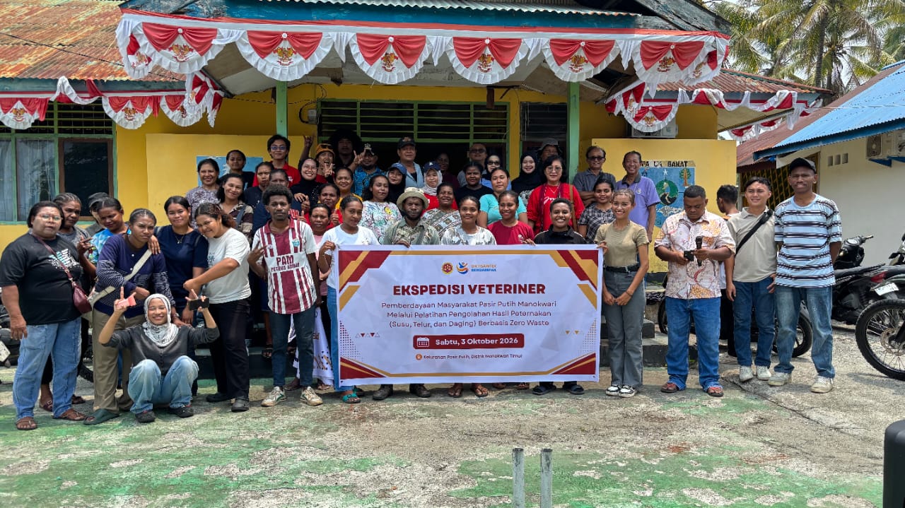 Mahasiswa dan masyarakat dalam kegiatan Ekspedisi Veteriner Fapet UNIPA